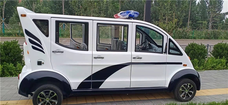 曲麻莱警用巡逻车