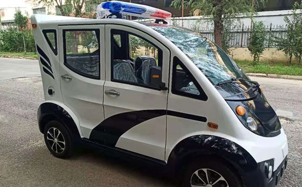 曲麻莱警用巡逻车